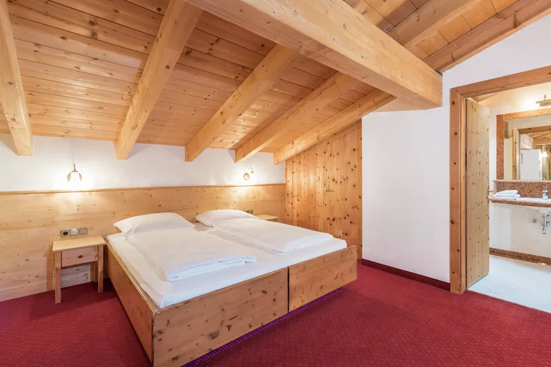 Alpin Mansarde Zimmer